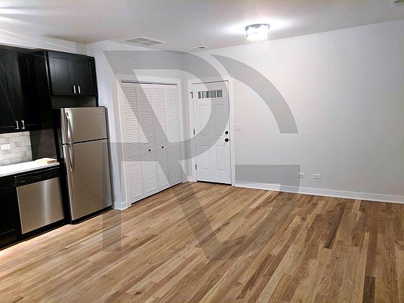 3rd image of 2203 W Eastwood Ave #U2nw