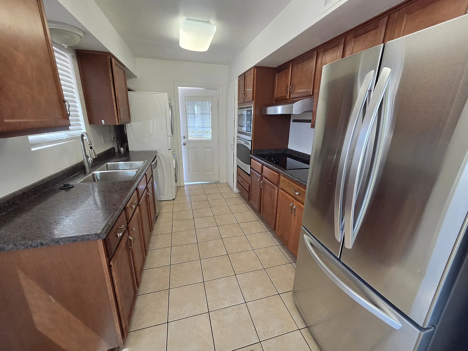 3 bed, 1395 sqft, $2,550 — Photo 3