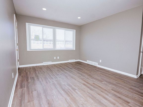 5th image of 7129 Columbia Ave Unit 2E