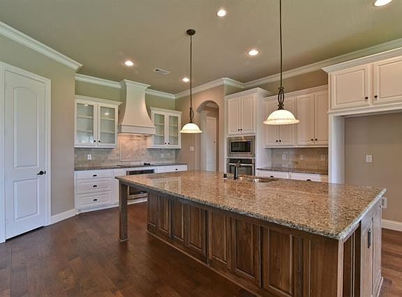 4th image of 200 Cedar Rock Ct