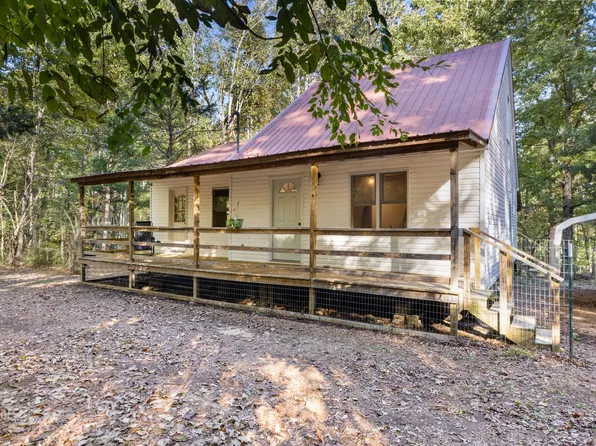 1757 Airport Ridge Rd, Linden, TN 37096