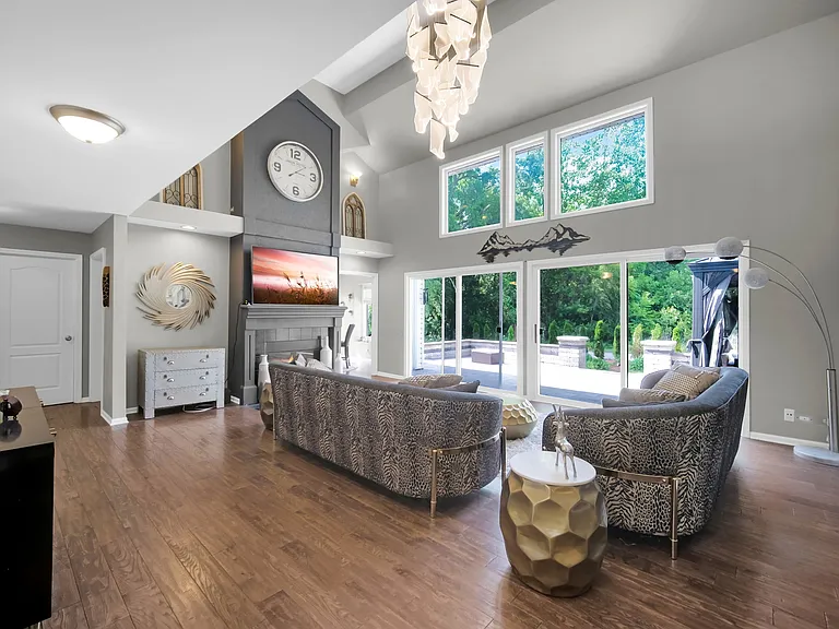 2518 Adamsway Dr — Photo 8