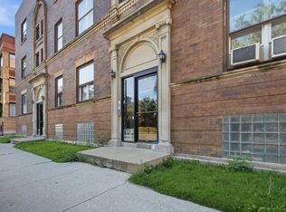 955 E 61st St #1, Chicago, IL 60637