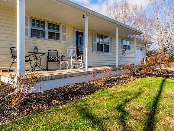 2nd image of 221 Seymour Heights Dr
