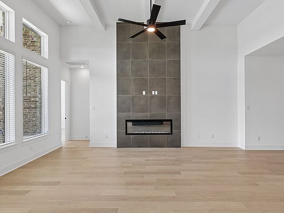 7-custom-201 Firethorn Rd-S0109-007.jpg