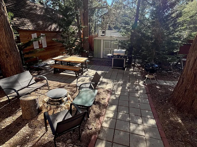 1017 Wendy Ave — Photo 7