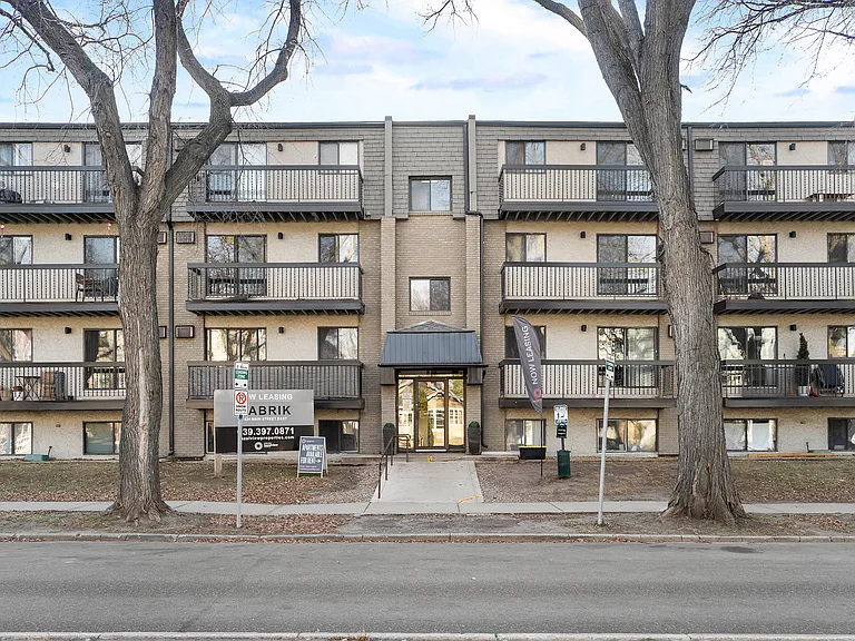 424 Main St — Photo 18
