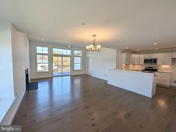 3rd image of 4338 Heather Ln #12