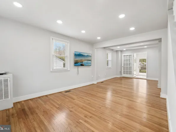 7195 Ohio Ave, Hanover, MD 21076