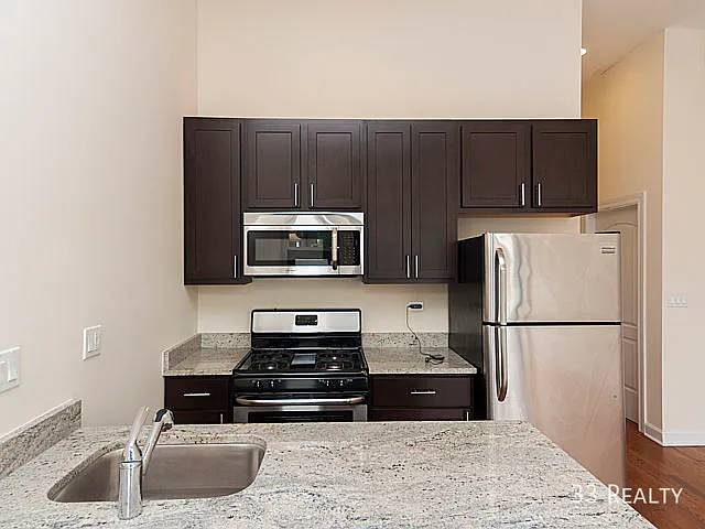 1056 N Damen Ave #1F — Photo 4