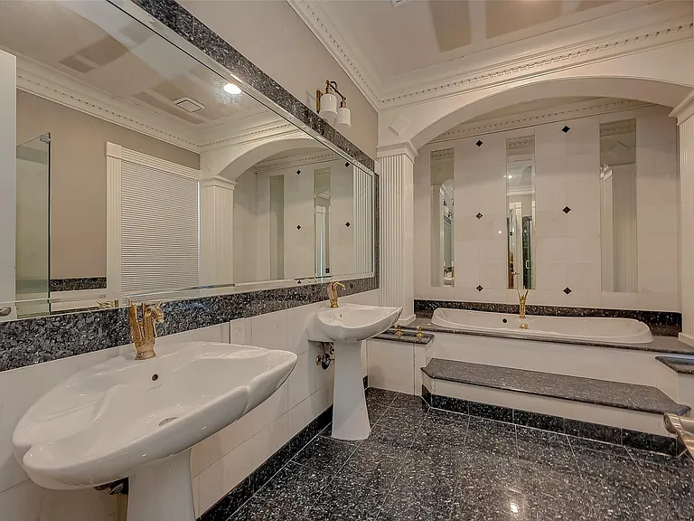 12445 Memorial Dr — Photo 32