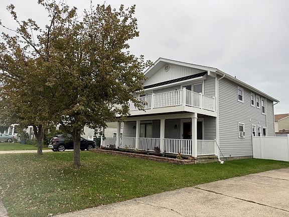 2nd image of 18 Lighthouse Dr