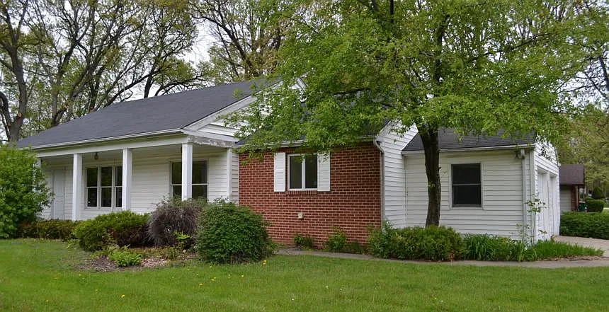 2209 Fiesta Dr photo 1