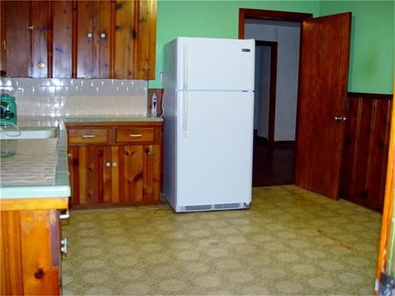 Kitchen - view 2