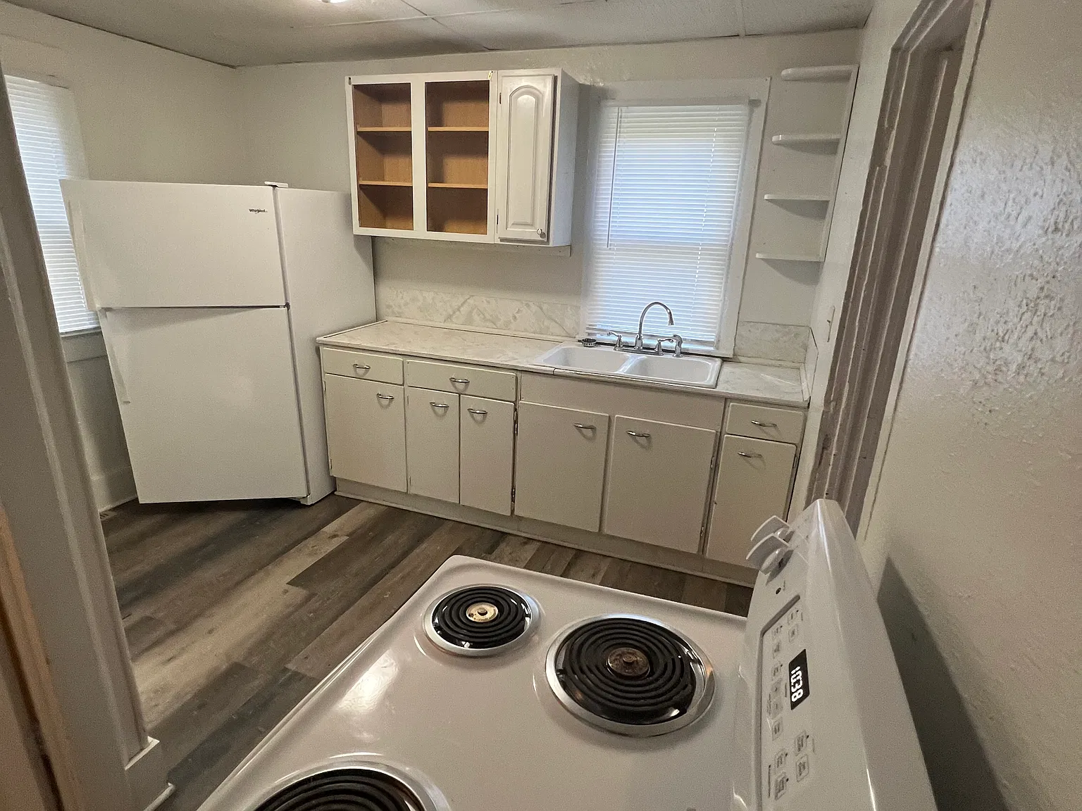 2 bed, $735 — Photo 2