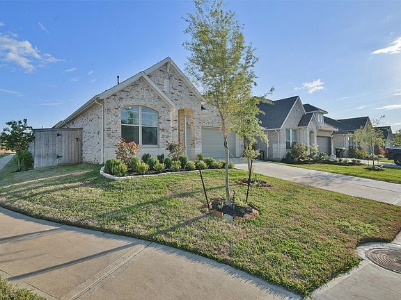 3rd image of 42533 Summer Crest Rd