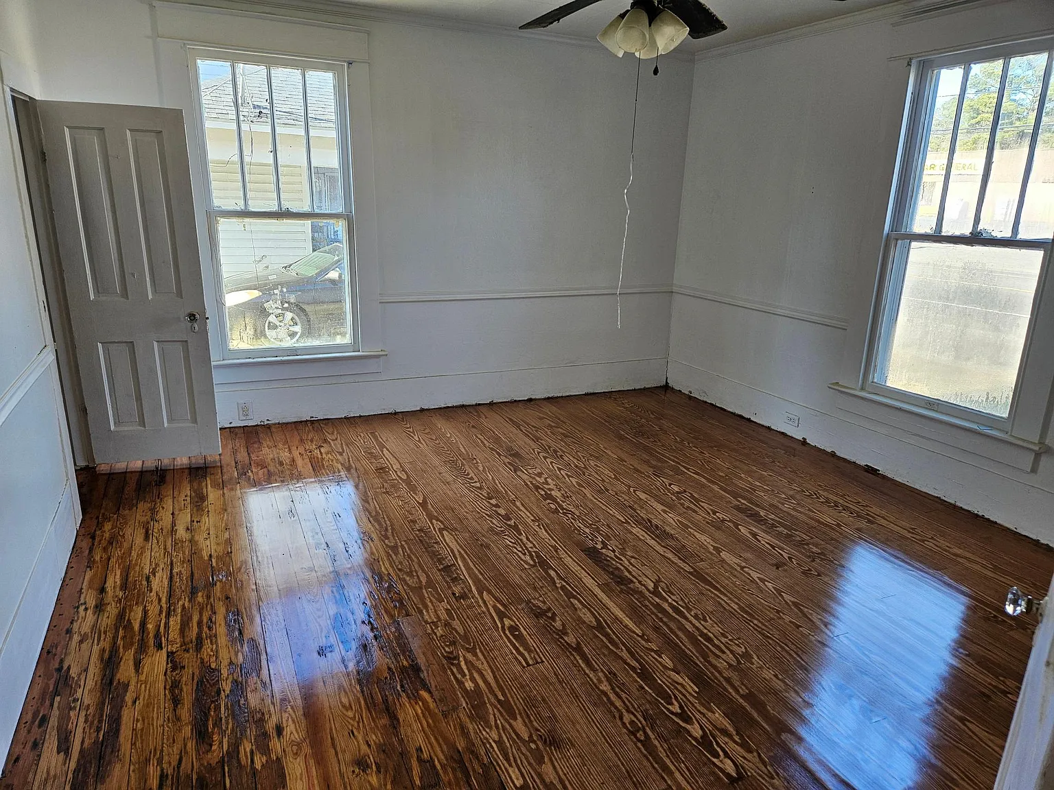 3 bed, 1.5 bath, 1297 sqft, $1,500 — Photo 3