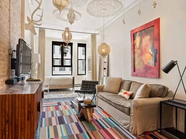 23 Waverly Place image 1 of 15