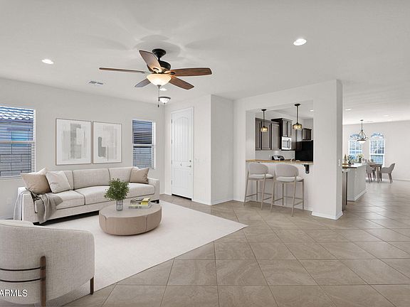 4th image of 228 E CAROB Drive