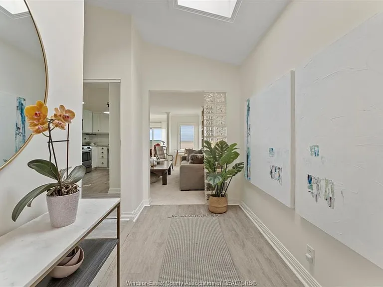 12746 Riverside Dr E — Photo 6