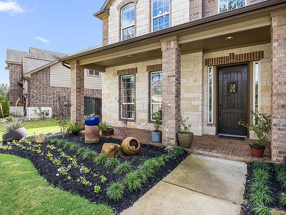 3rd image of 843 Butterfly Garden Trl