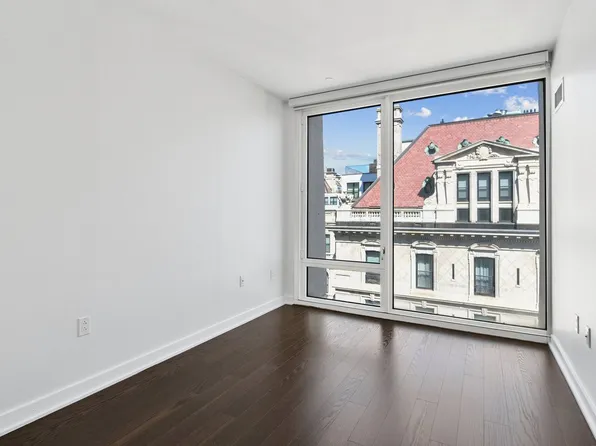 400 West 113th Street image 14 of 33