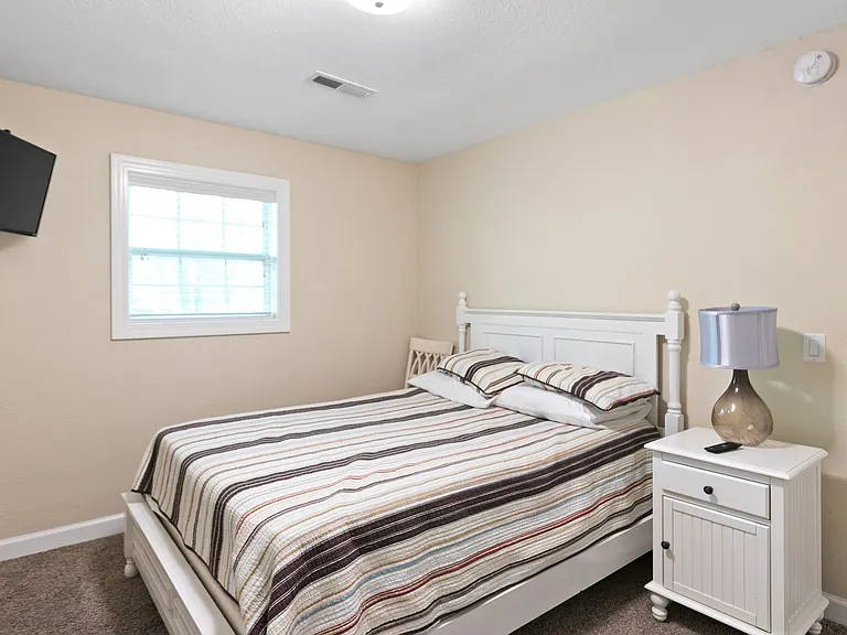 Timber Ridge Apartments (Timber Ridge 64 LLC) — Photo 11