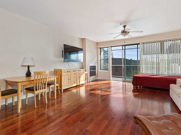 4th image of 2030 N Pacific Ave Unit 328