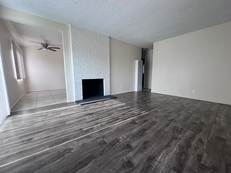 677 Victoria St #6 — Photo 2