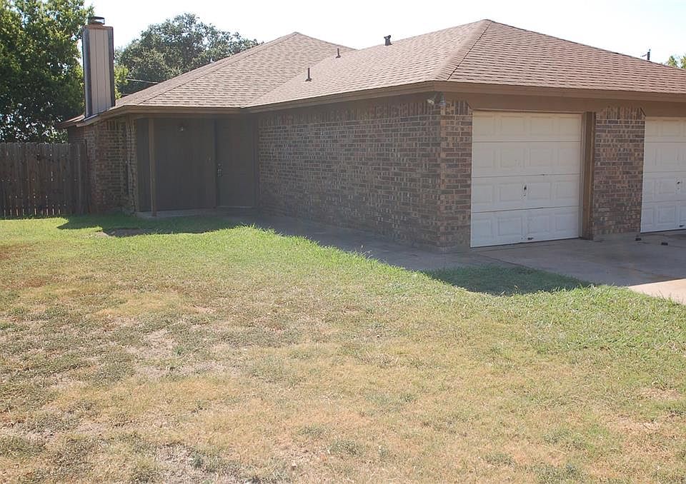 1st image of 313 Briar Cir E