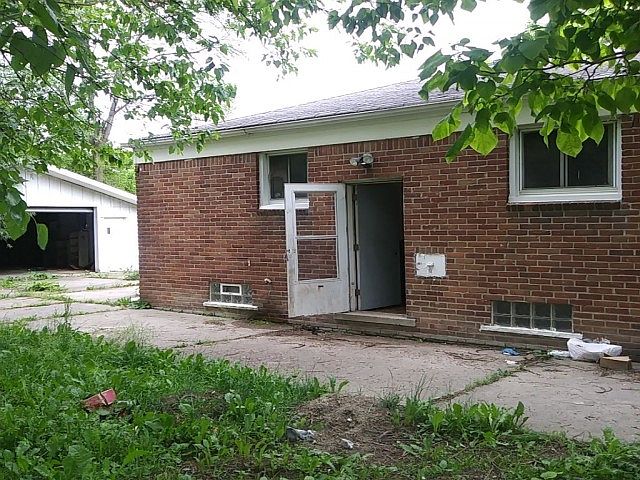 2nd image of 29213 Glenwood St