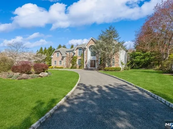 6 Lone Cedar Way, Old Tappan, NJ 07675