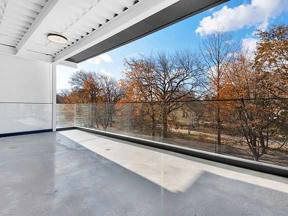 5th image of 888 Lorimer St #3