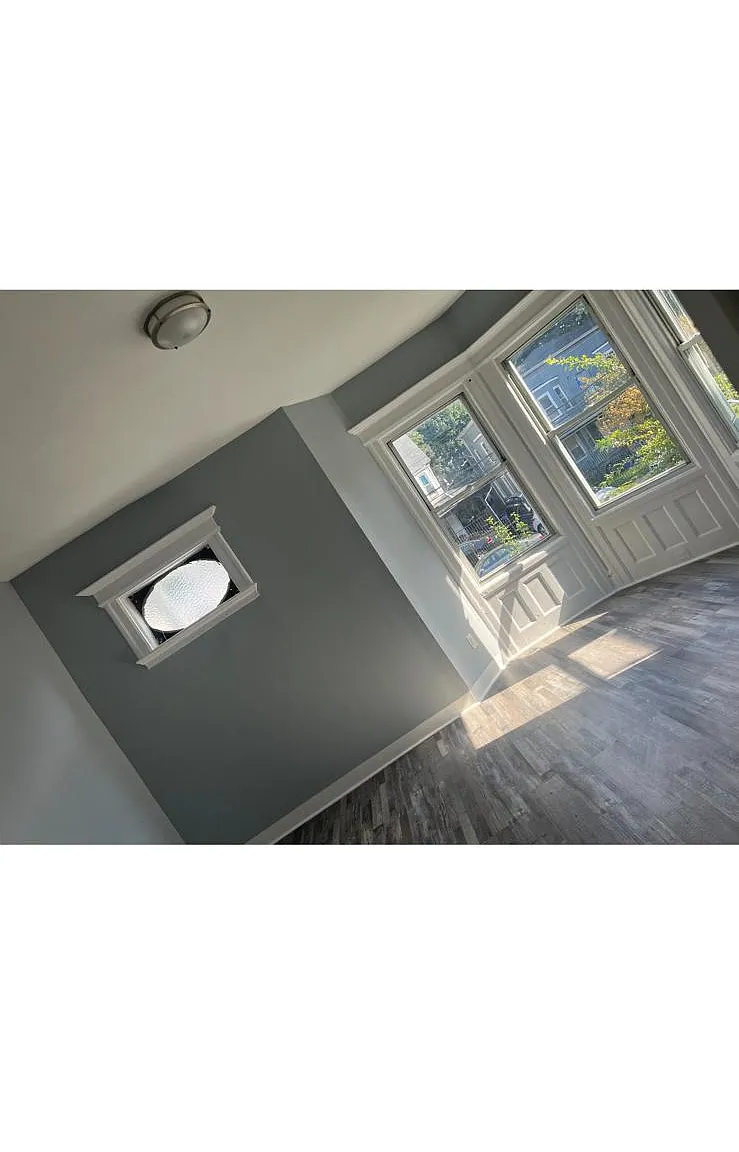 869 S 15th St — Photo 3