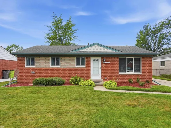35361 Lucinda Dr, Clinton Township, MI 48035