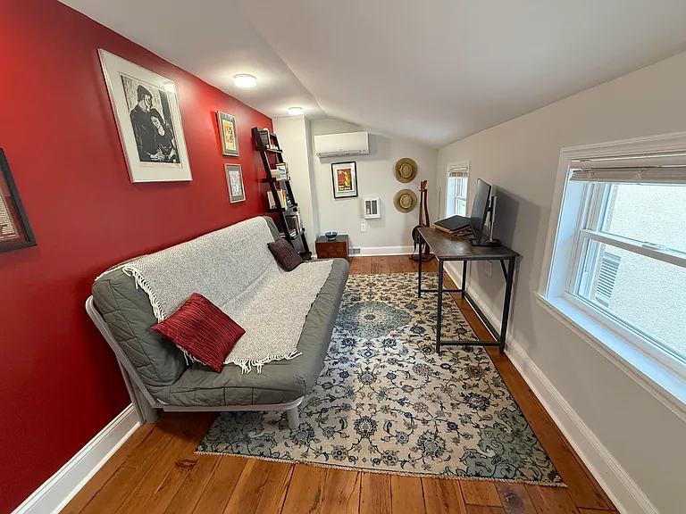 214 Warren Ave — Photo 16