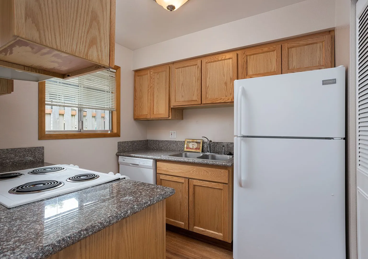 #378 Lincoln Square Apartments — Photo 4