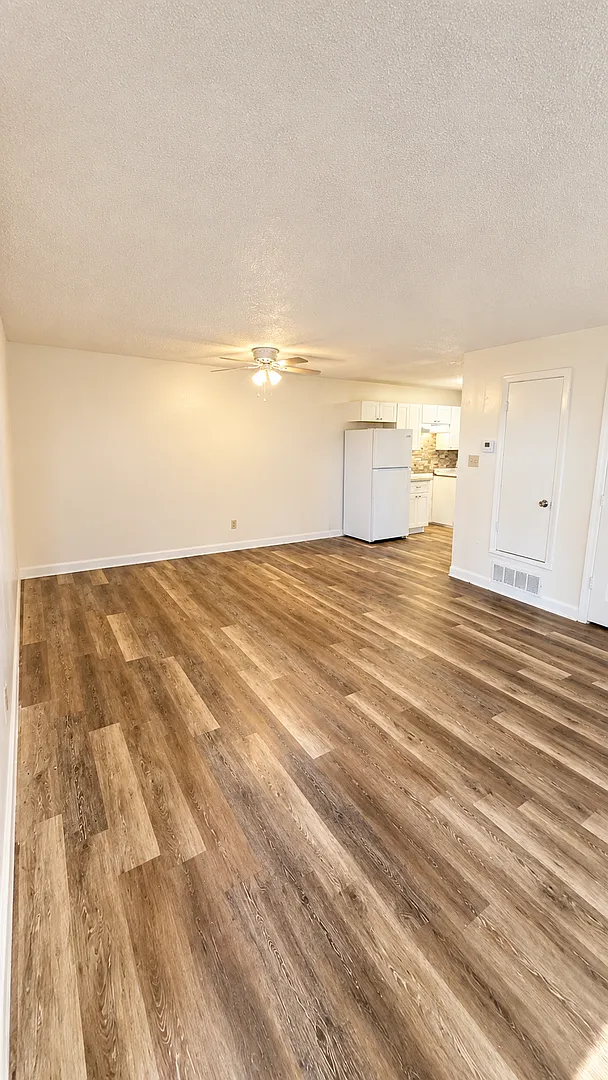 Updated And Fresh! One Bedroom, One Bathroom! — Photo 2