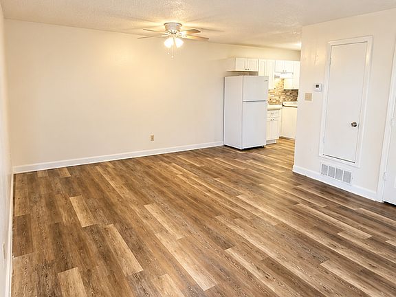 2nd image of 3414 State St APT D