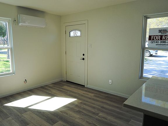 5th image of 203 E Bremond St Unit A