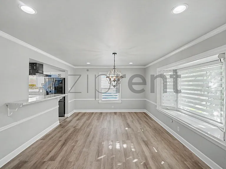 4390 Cerritos Ave — Photo 7