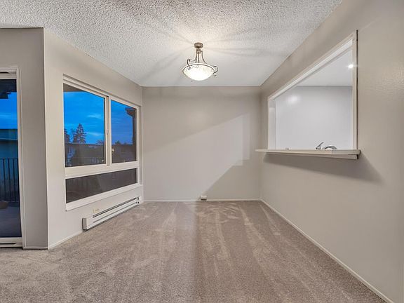 4th image of 928 Peninsula Ave APT 410
