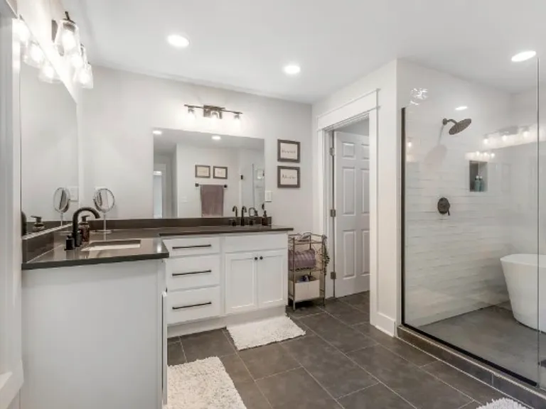 1430 Haynes Dr — Photo 8