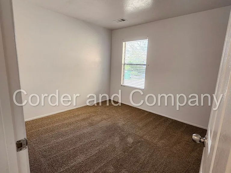2261 Green Lake Rd NE — Photo 26