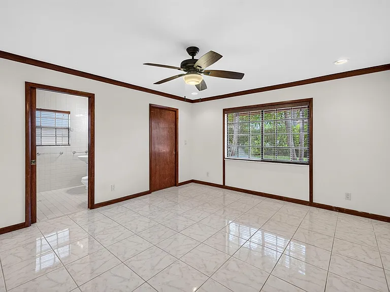 2060 Tropic Isle — Photo 21