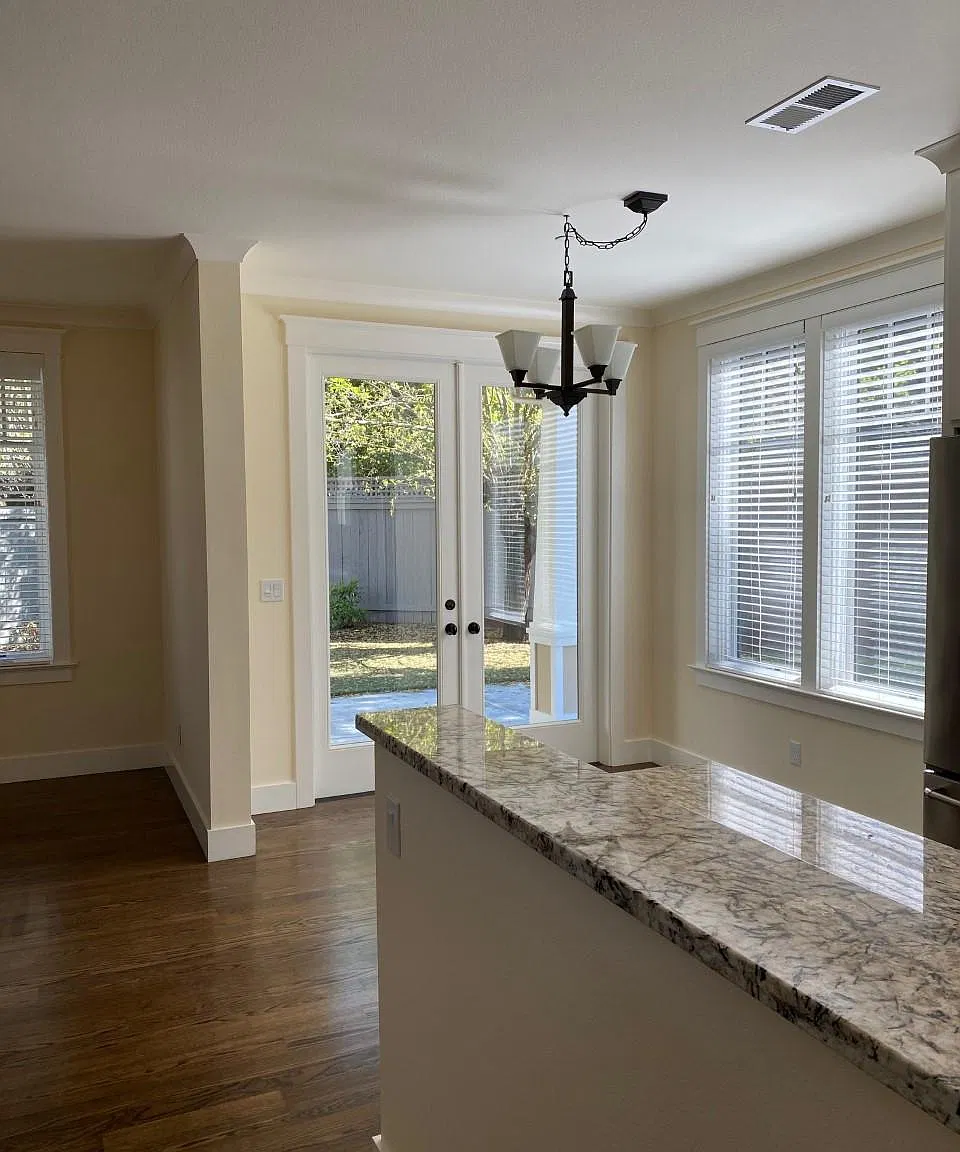 3 bed, 2.5 bath, 1300 sqft, $4,450 — Photo 4