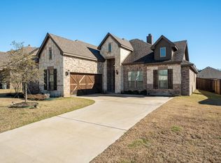 814 Summer Grove Dr, Midlothian, TX 76065