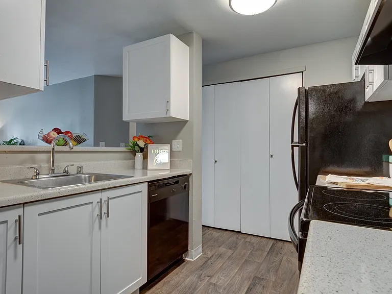 The Stinson Apartment Homes — Photo 14