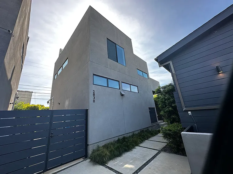 2826 S Cloverdale Ave — Photo 1