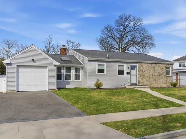 111 Shepherd Street, Rockville Centre, NY 11570